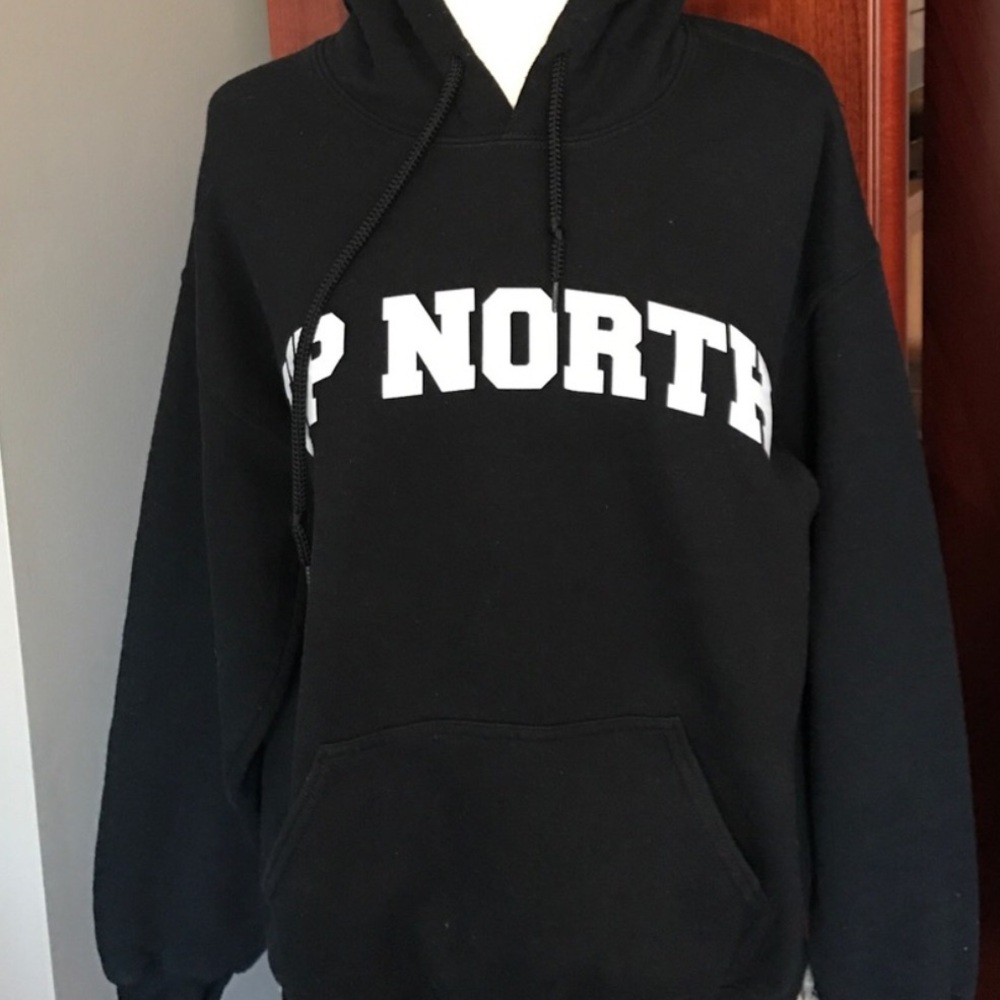 Gildan UNISEX Hooded Sweatshirt UP NORTH